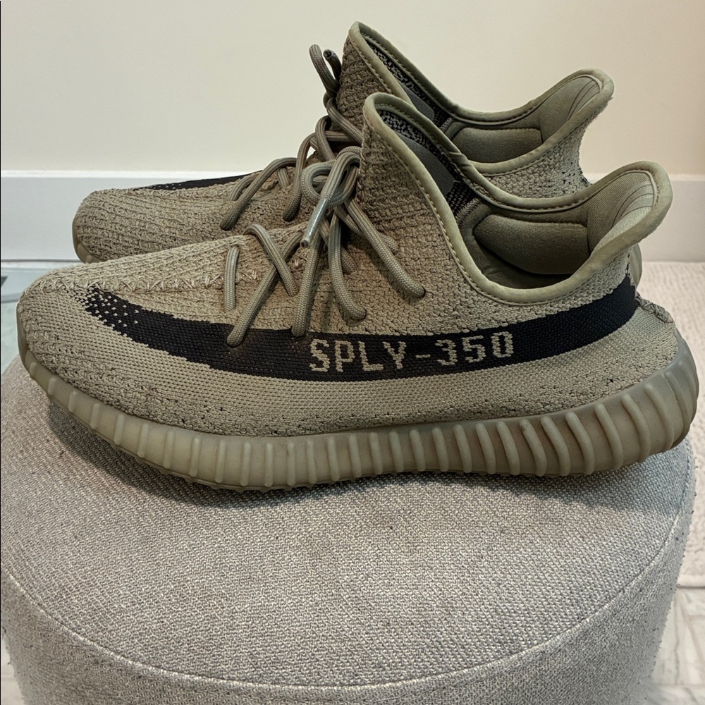Adidas Yeezy Boost 350 V2 - Picture 2 of 12